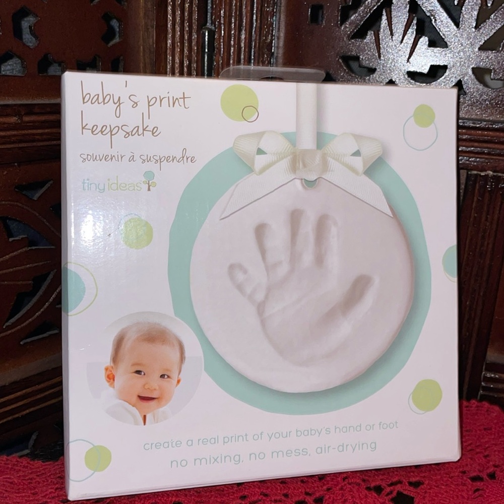 NWT Baby’s Print Keepsake